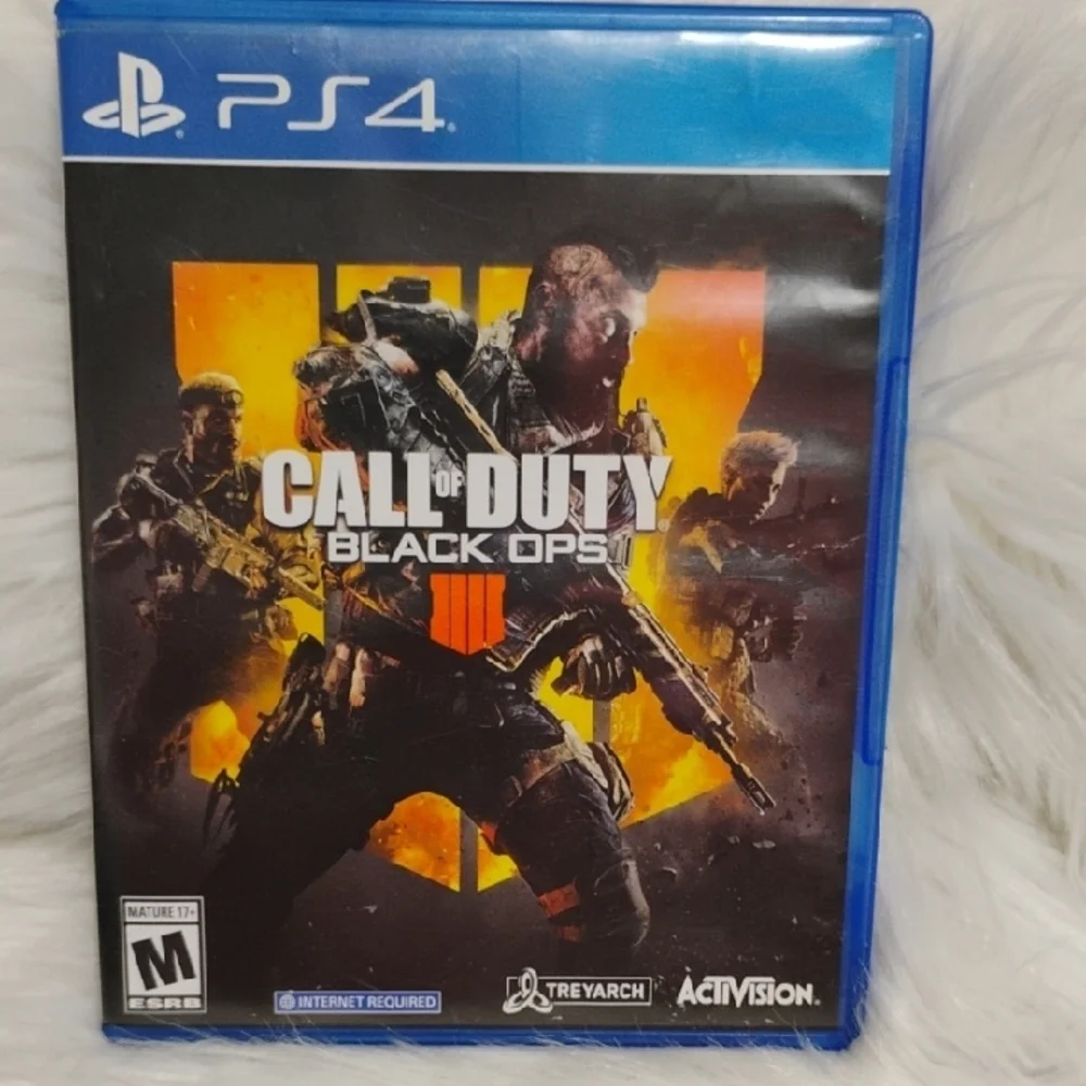 Turtle Beach Black/Blue Gaming Headset & PS4 Call Of Duty/Days Gone Game Set